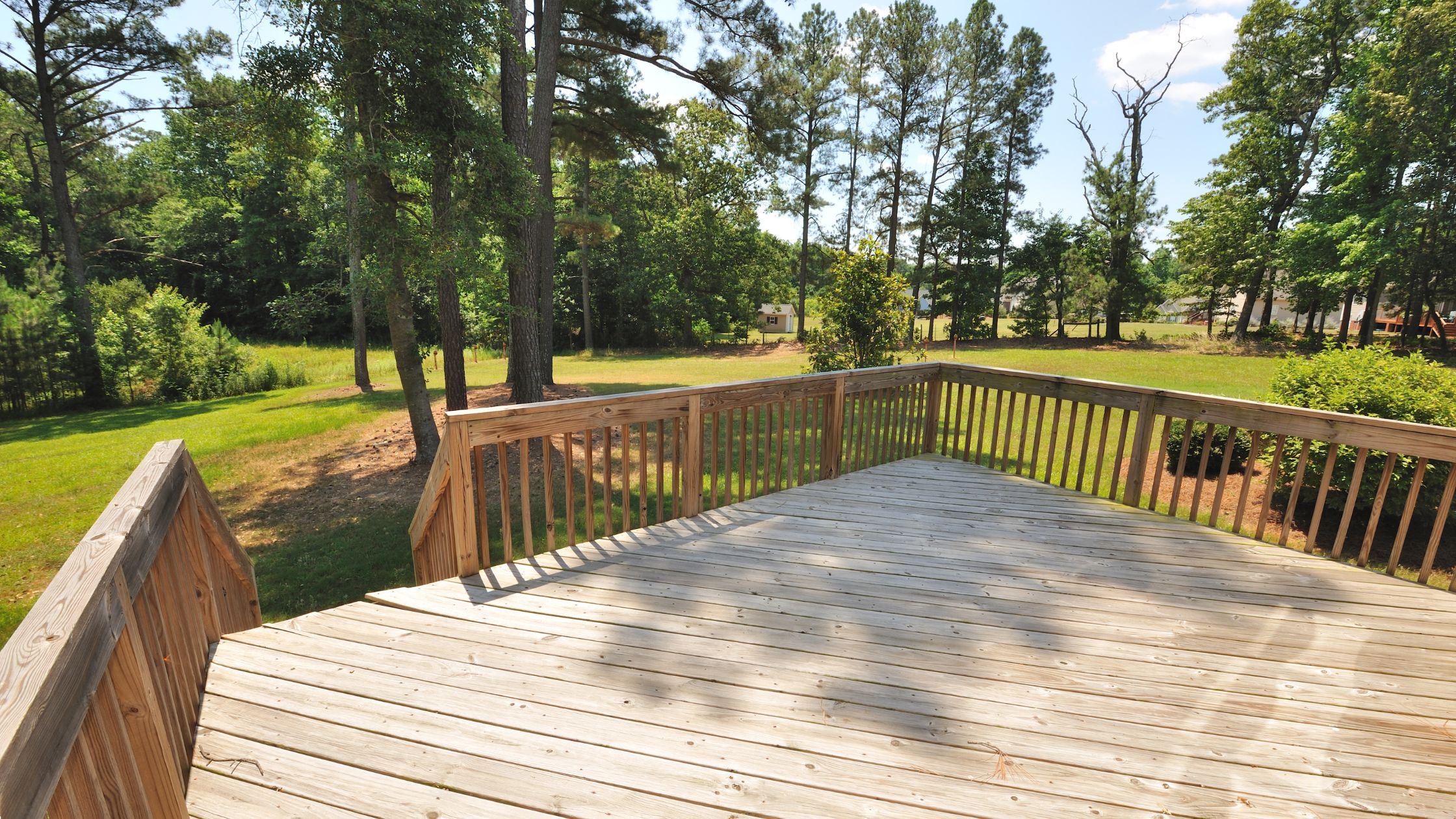 Custom Deck Builder in Overland Park